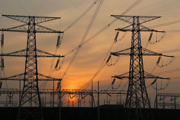 Xinjiang’dan iletilen “yeşil” elektrik miktarı 300 milyar kilovatsaati aştı