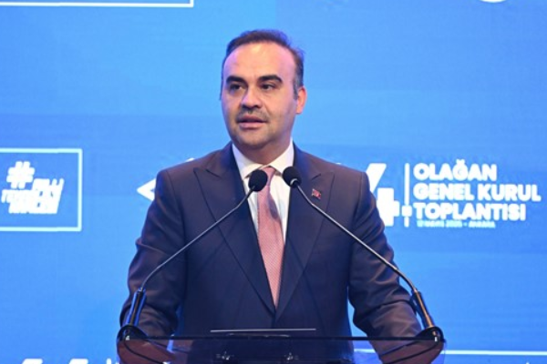 Bakan Kacır, Karaman'da bir dizi ziyaret gerçekleştirdi