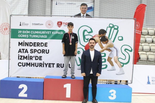 İzmir’de judo ve güreş turnuvalarında 227 sporcu yarıştı