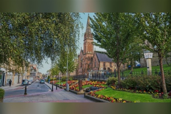 EY Item Club: Vergi artışları İngiltere'nin büyümesini sınırlayacak