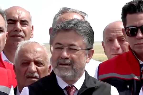 Bakan Yumaklı: Büyükbaş hayvanlarda dijital takip dönemi başlıyor