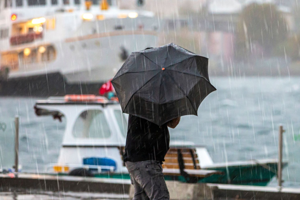 AKOM: İstanbul yılbaşına soğuk ve yağışlı havayla giriyor