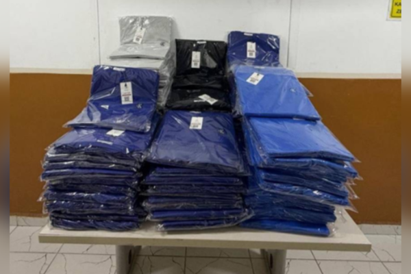 Kocaeli’nde bin 250 sahte giyim malzemesi ele geçirildi