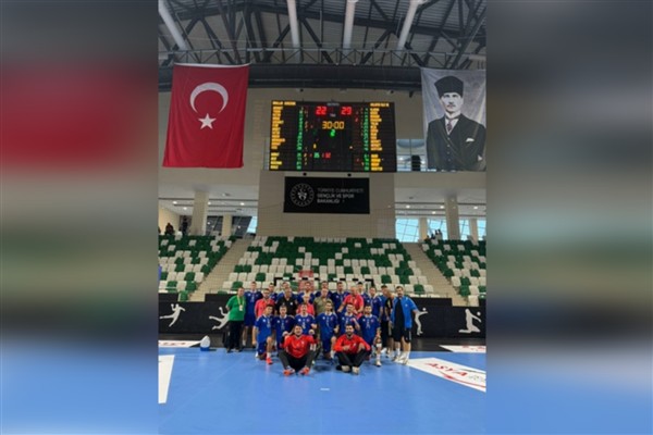 Nilüfer Belediyespor Erkek Hentbol Takımı, sezona galibiyetle başladı 