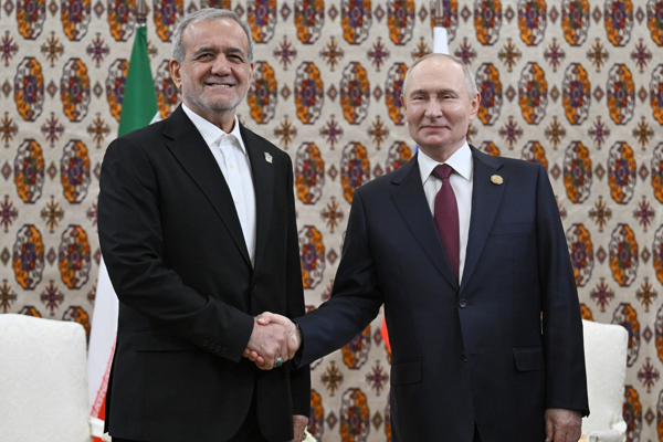 Putin, İran Cumhurbaşkanı Pezeşkiyan ile görüştü 