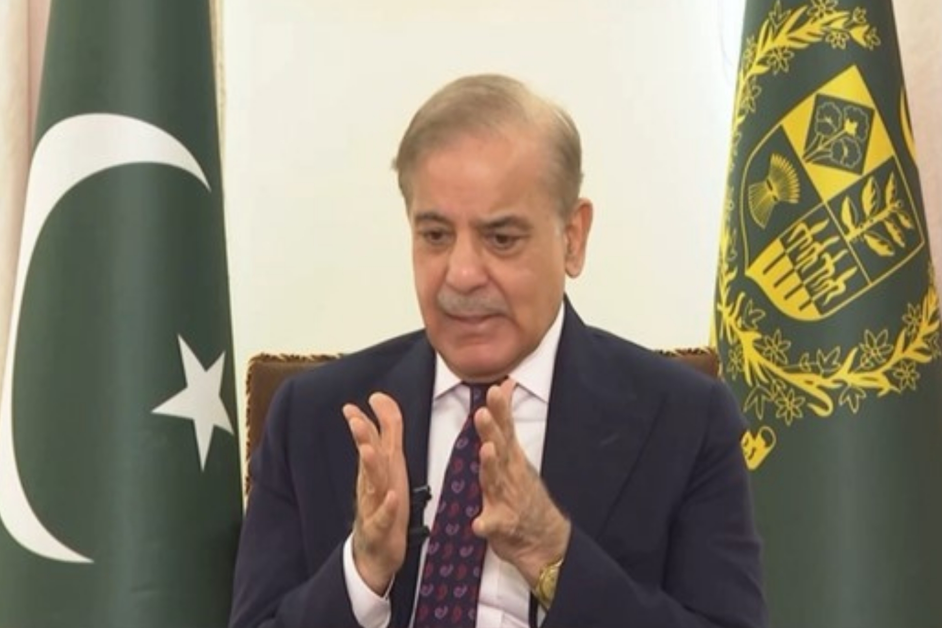 Şerif: Pakistan barış için diplomatik çabalarını sürdürüyor