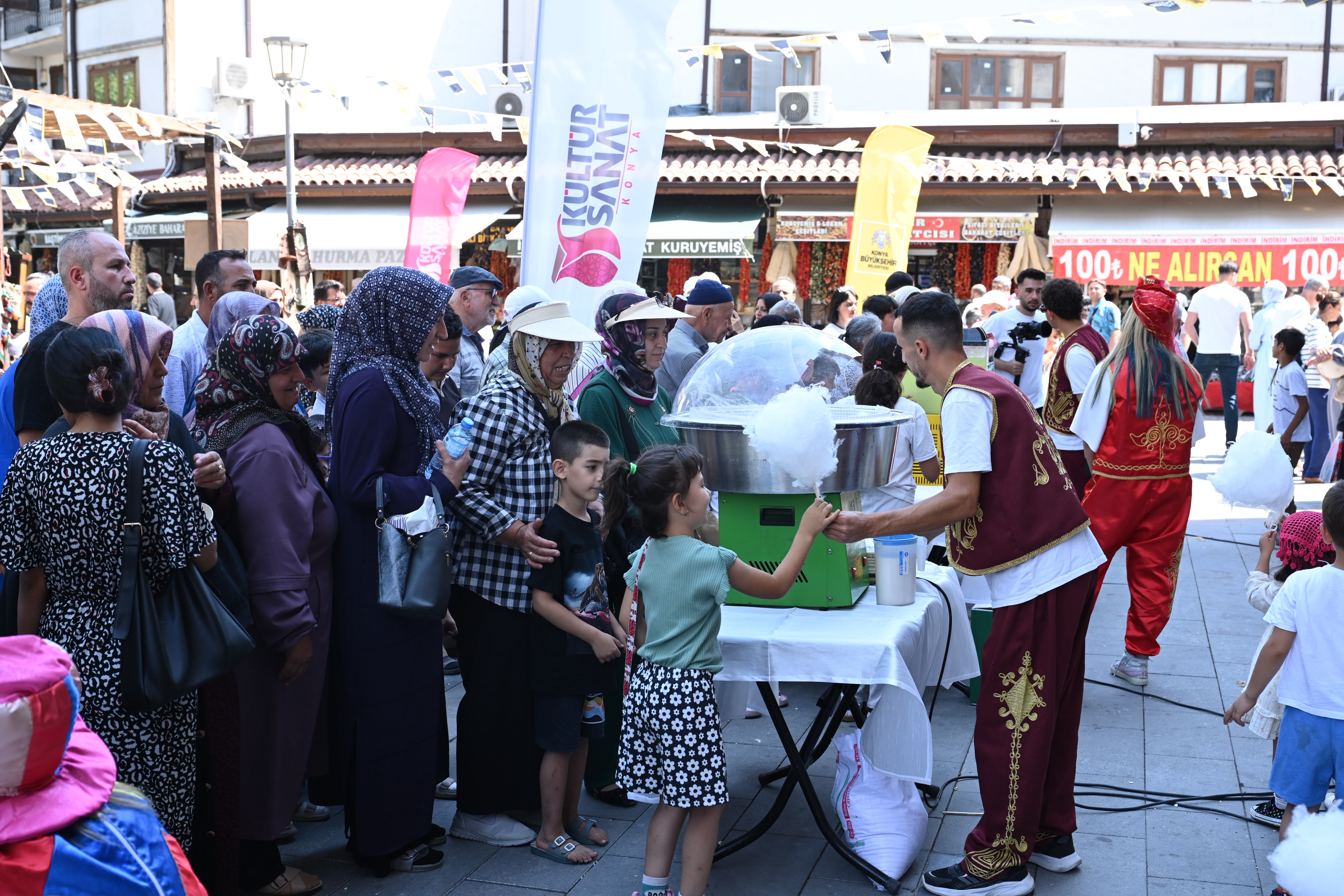 Konya’da “Tarihi Çarşılar Alışveriş Günleri” başladı