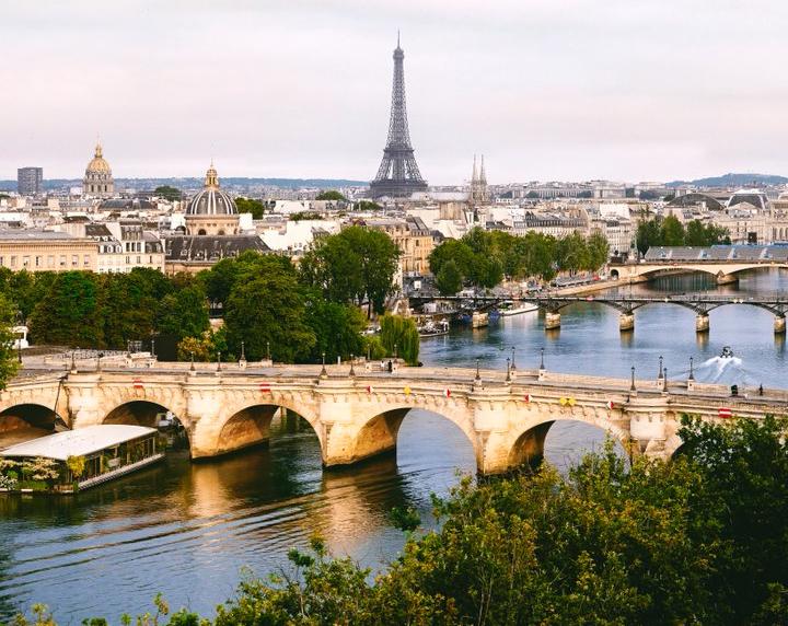 Paris Seine Nehri boyunca Olimpiyatların açılış töreni gösterisine hazırlanıyor