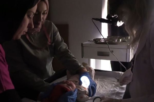 Yenidoğanlarda göz dibi taramasının erken tanıdaki önemi 