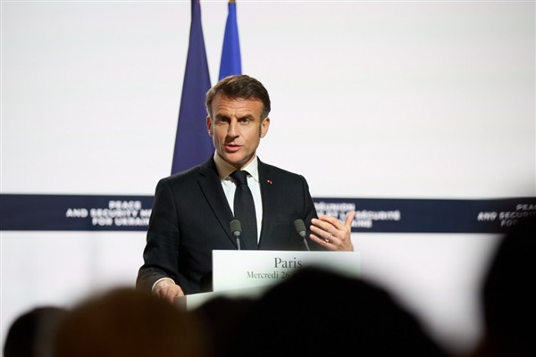 Macron: Suriye’yi ve Suriye halkını desteklemeyi sürdüreceğiz 