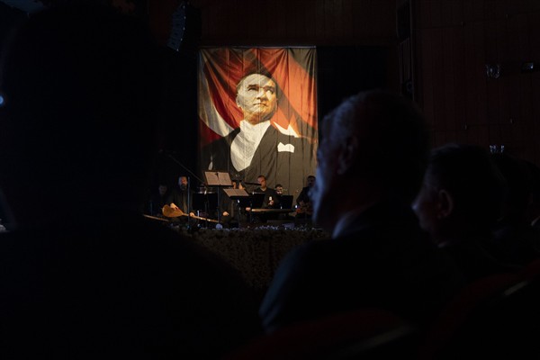 Başkan Seçer, Atatürk’ü anma programlarına katıldı