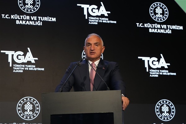 Bakan Ersoy: 64 milyar dolarlık turizm geliri hedefimizi tutturacağız