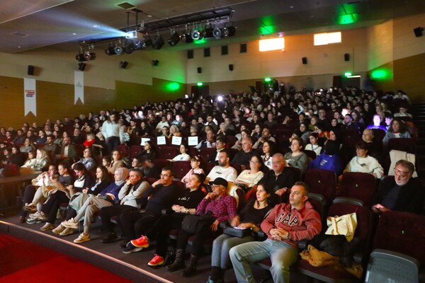 Maltepe’de Dünya Tiyatro Günü “Hamlet” ile kutlandı
