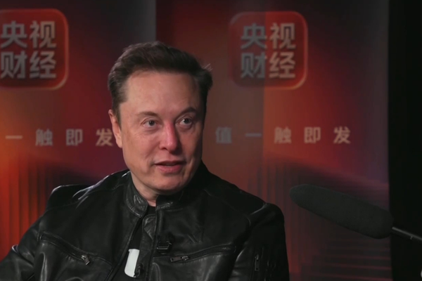 Musk’tan Çin’in üretim ve yapay zeka kapasitesine övgü