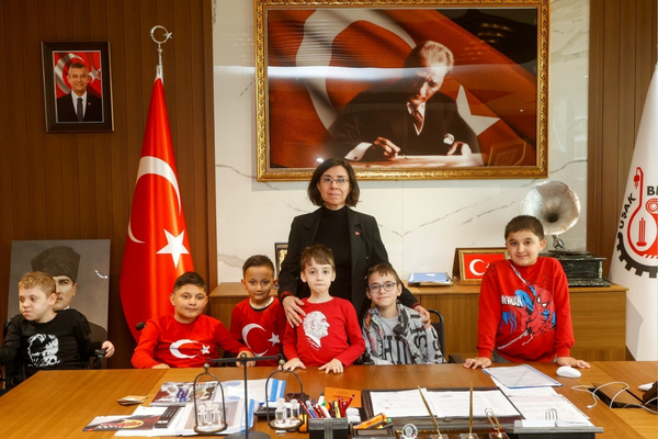 Özkan, 23 Nisan’da DMD hastası çocukları ağırladı