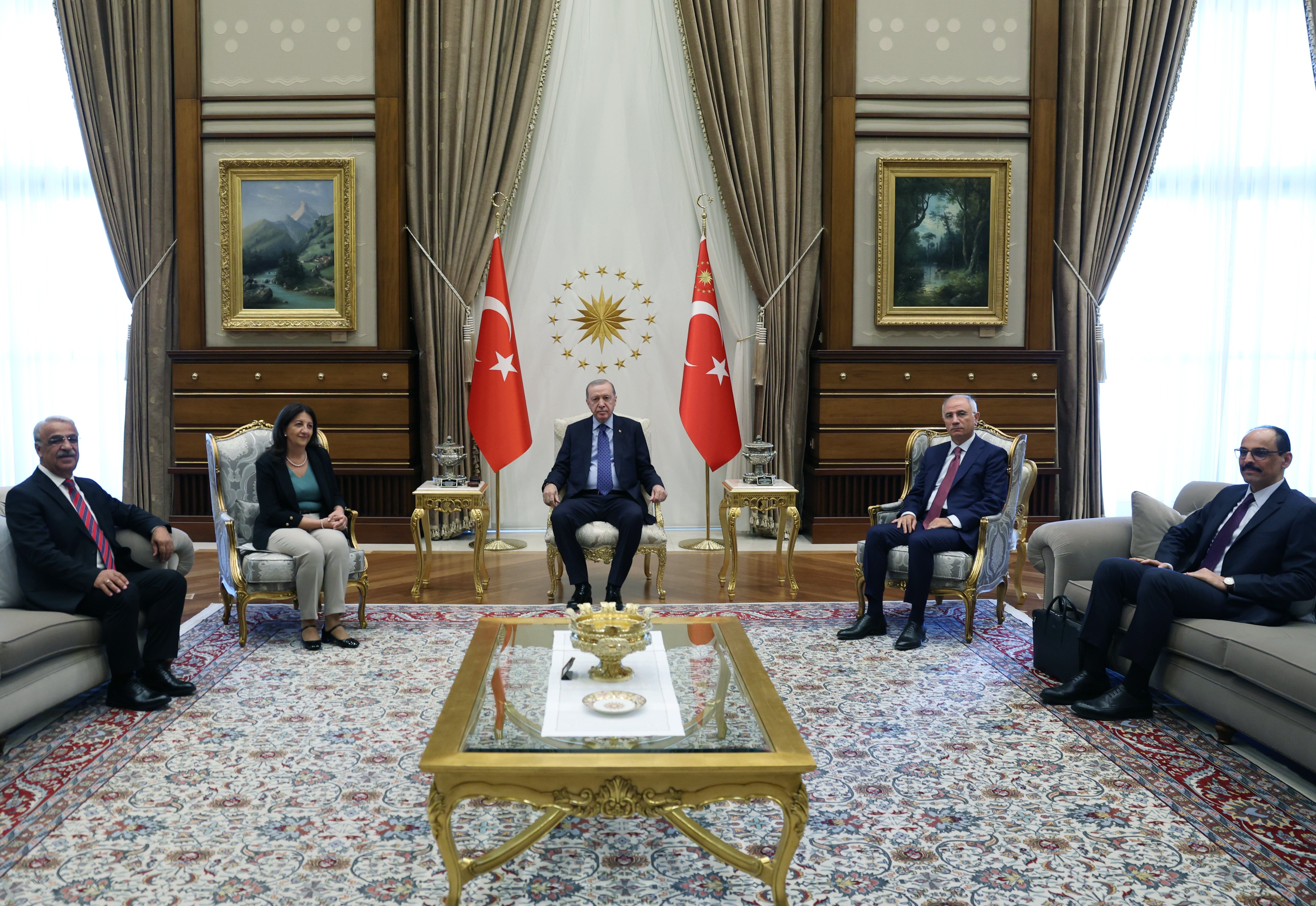 Cumhurbaşkanı Erdoğan, Pervin Buldan ve Mithat Sancar’ı Külliye’de kabul etti
