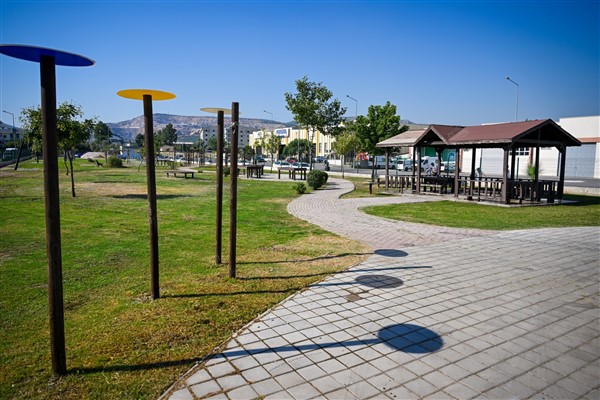 Bornova Belediyesi, Terapi Bahçesi’ni yeniliyor