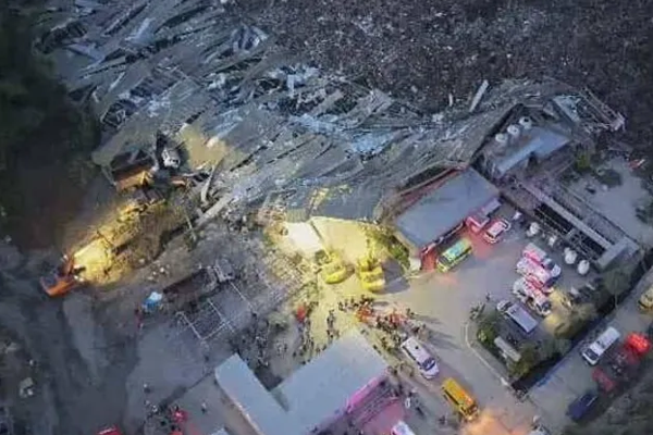 Filipinler'de devasa çöp depolama alanının çökmesi sonucu bir kişi öldü, 38 kişi kayıp