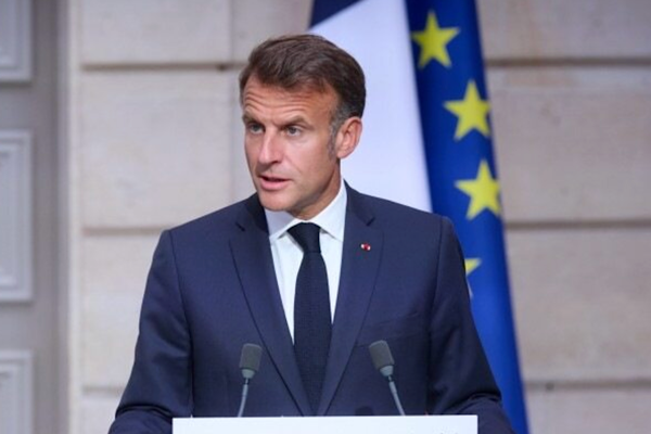 Macron, Slovakya Başbakanı Fico ile görüştü