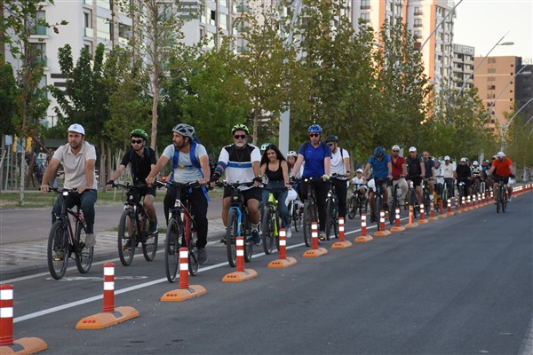 Diyarbakır'da pedallar farkındalık için çevrildi