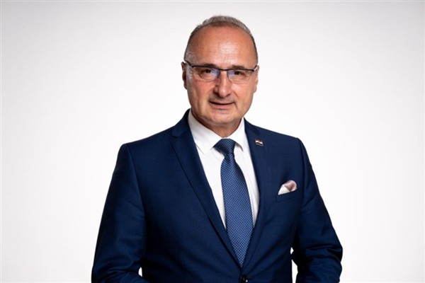 Radman'dan Ukrayna’ya destek mesajı