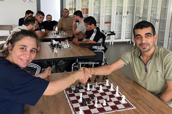 Engelsiz Aktif Yaşam Merkezi'nde satranç turnuvası düzenlendi