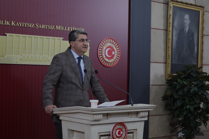 DEVA Partili Ekmen: Çiftçinin alın teri dalında çürümemeli
