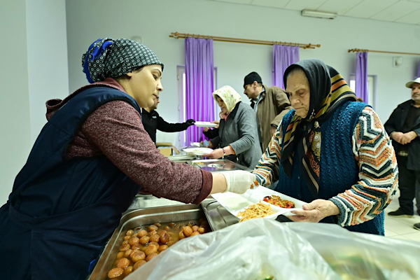Gemlik'te Ramazan boyunca her gün halk iftarı