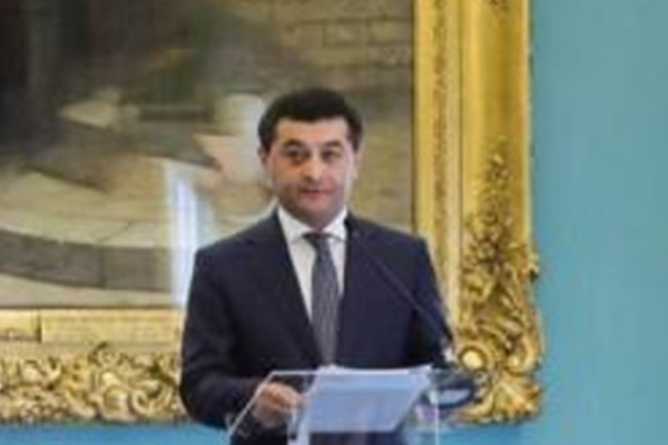  Saidov, Azerbaycan Dışişleri Bakan Yardımcısı Sharifov ile görüştü