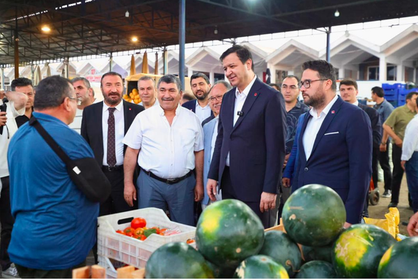 Başkan Arıkan, Antalya Toptancı Hali'ni ziyaret etti