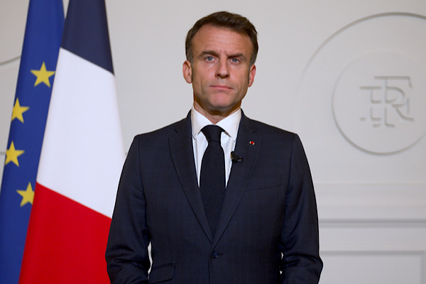 Macron'dan, Ermenistan Başbakanı Pashinyan'a tebrik mesajı