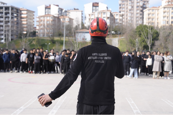 Kartal Belediyesi’nden okullarda afet bilinci eğitimi