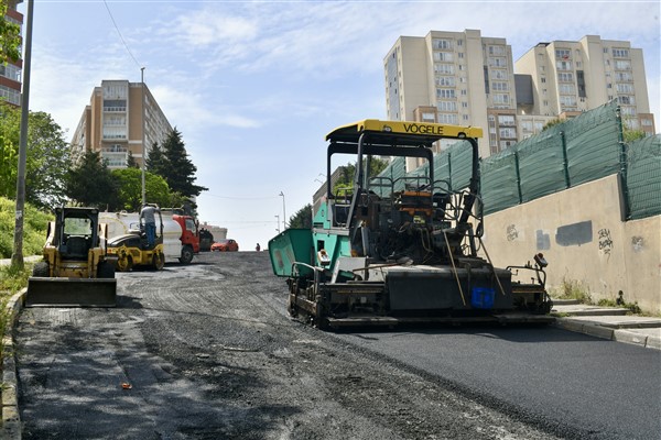 Esenyurt Belediyesi'nde desenli asfalt serim çalışmaları