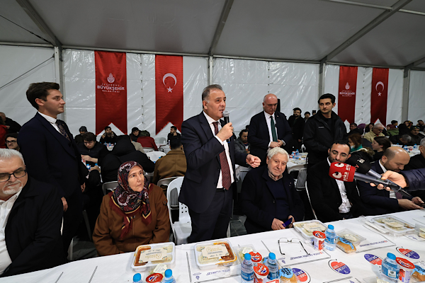Eminönü’nde iftar buluşması