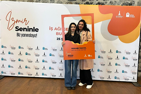 İzmir'de gençler için eğitim ve sanat projeleri hayata geçirildi