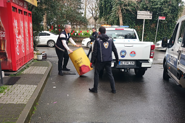 Maltepe'de kaldırım ve kamusal alan işgallerine yönelik denetim sürüyor