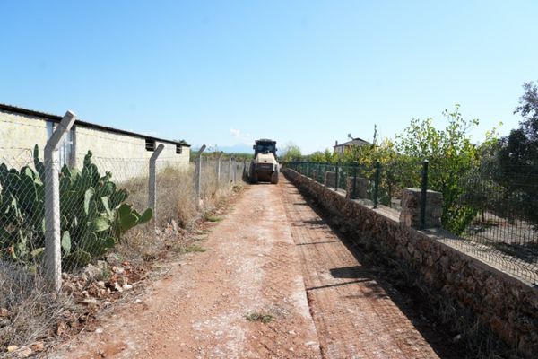 Kepez’de 2 cadde ve 17 sokakta sathi asfalt hazırlığı tamamlandı