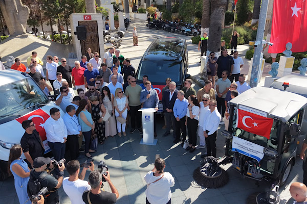 Bodrum Belediyesi araç filosunu 15 yeni araçla güçlendirdi