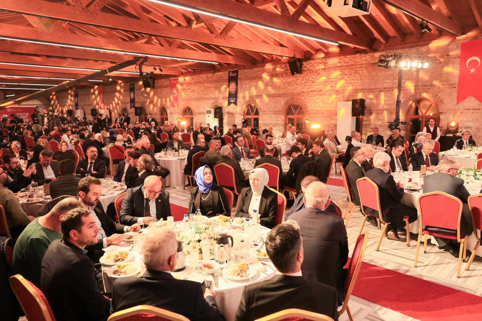 Esenler Belediyesi 2026-2027 kültür sanat sezonunu Sezai Karakoç’a adadı