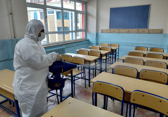 Bayrampaşa’da okullar dezenfekte ediliyor