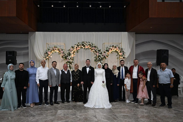 Vali Aktaş, nikah törenine katıldı