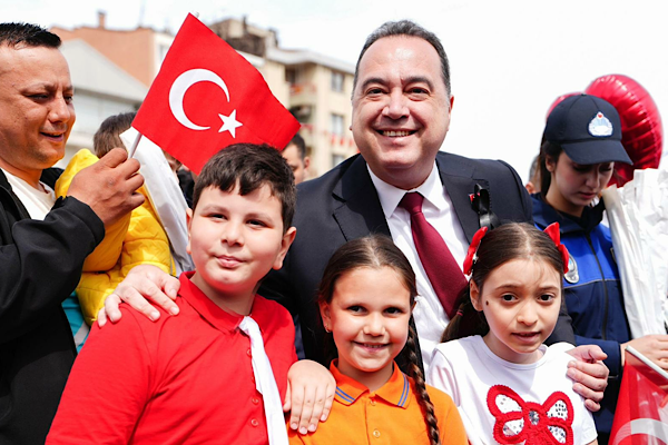 Başkan Dutlulu: Çocuklarımıza daha güzel bir gelecek bırakacağız