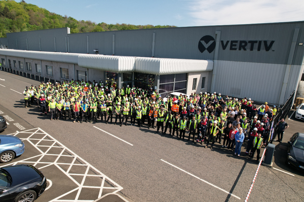 Vertiv, İrlanda Ve Kuzey Batı'da Tesislerini Genişletiyor, İstihdam Yaratıyor