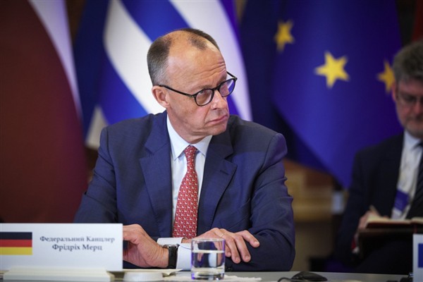 Merz: Biz Ukrayna'nın yanında olmaya devam ediyoruz