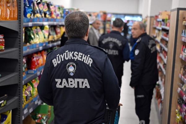 Mersin’de marketlere yönelik denetimler sürüyor 