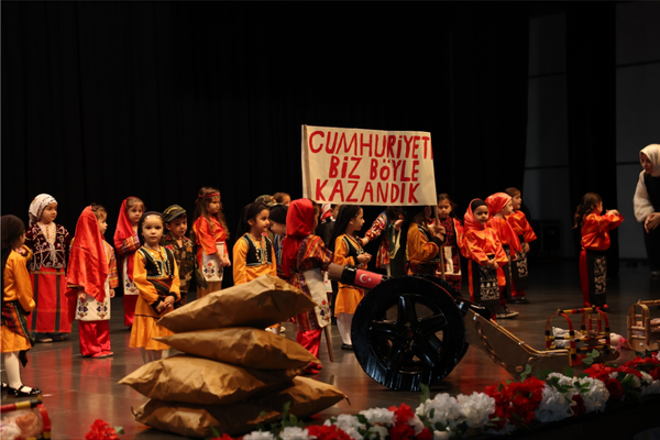 Çayırova’da çocuk kulüplerinde Cumhuriyet Bayramı coşkusu