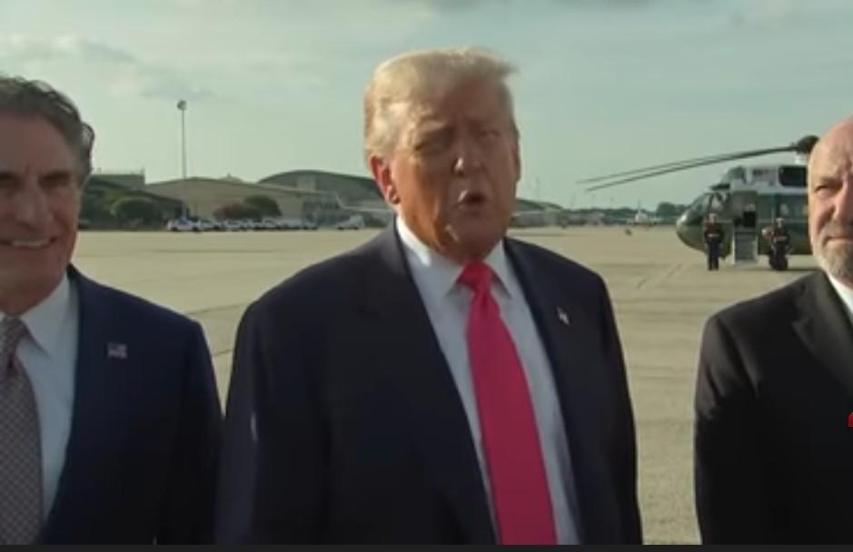  Trump, Epstein komplosunu bir "aldatmaca" olarak nitelendirdi