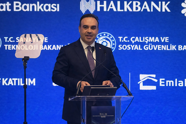 Bakan Kacır, Trabzon’da sanayi ve teknoloji yatırımlarını inceledi