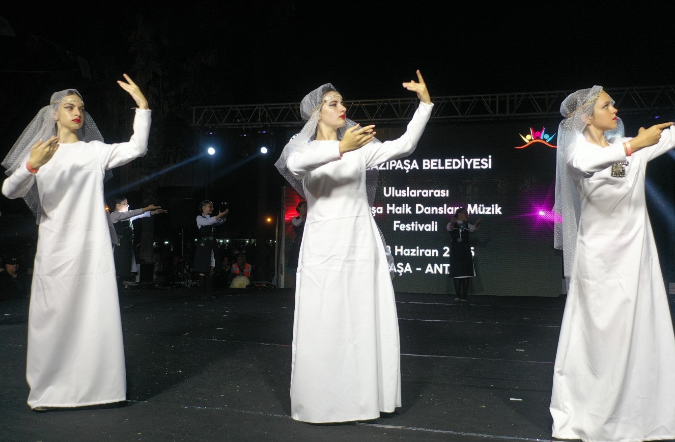 Gazipaşa'da Uluslararası Halk Dansları ve Müzik Festivali başladı