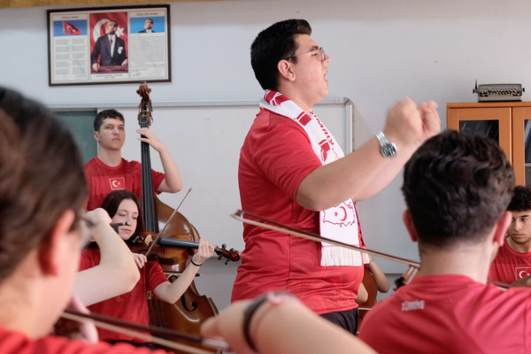 A Milli Takım Beste Yarışmasını Bizim Çocuklar kazandı